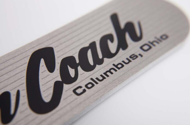 Badge en aluminium - Custom Coach