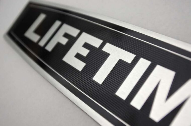 Badge en aluminium - Lifetime